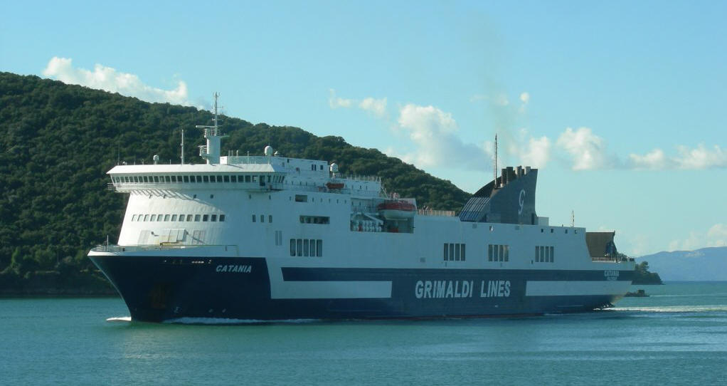 Grimaldi Lines, collegamenti giornalieri Brindisi - Grecia